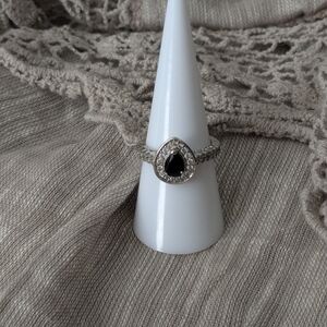 Elegant Silver and Black Teardrop Ring